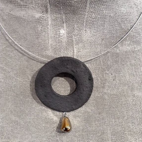 Giustozzi pendente goccia oro2.jpg